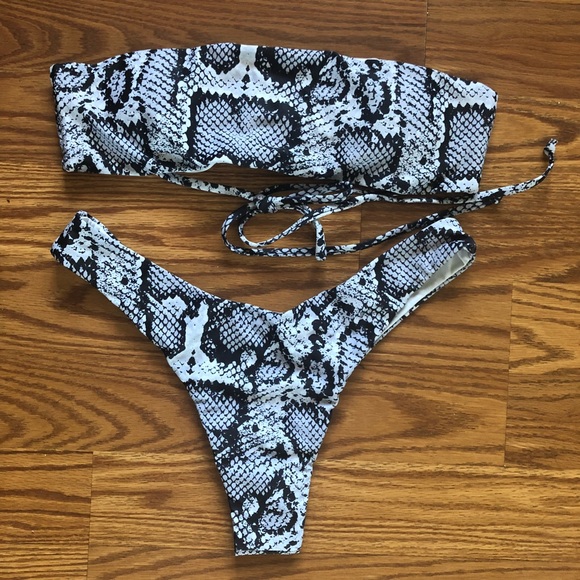 🔥Sexy SnakeSkin Two Piece Bikini Set - Picture 4 of 8